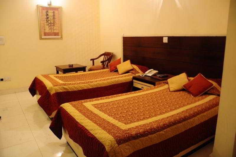Regale Inn New Delhi Phòng bức ảnh