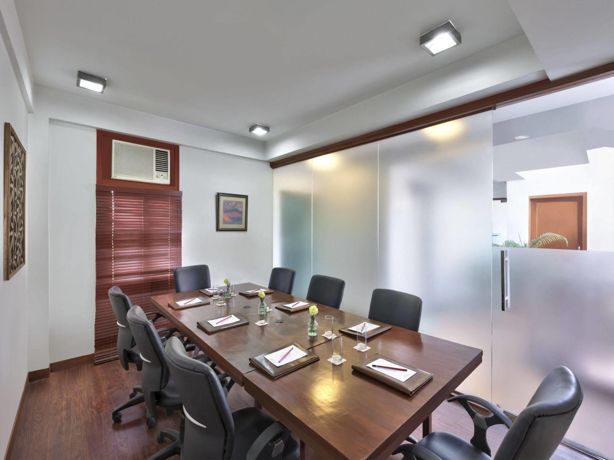 Regale Inn New Delhi Ngoại thất bức ảnh